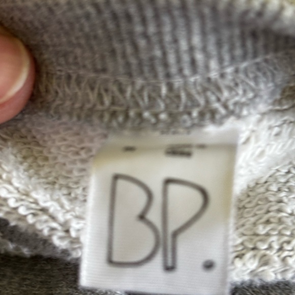 BP. Gray Terry Sweatshirt Top w/ Side Zips & Kangaroo Pocket Size Medium - Picture 3 of 10